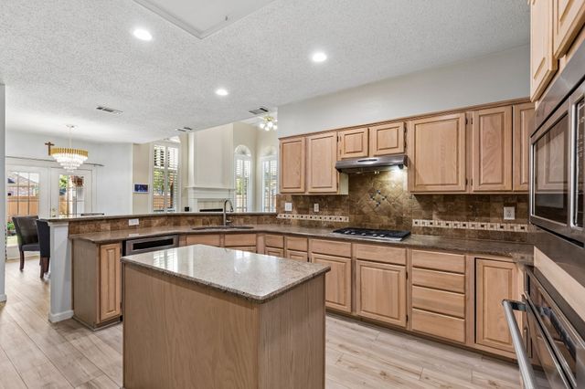 27 Monterey Drive, Trophy Club, TX 76262