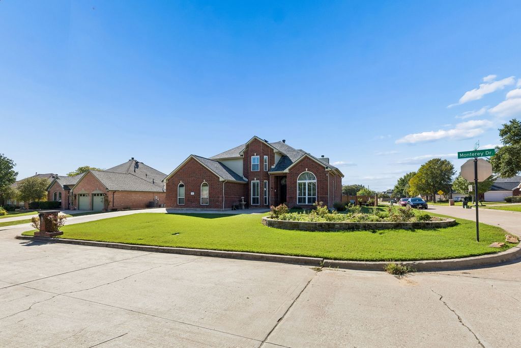 27 Monterey Drive, Trophy Club, TX 76262 — photo 2