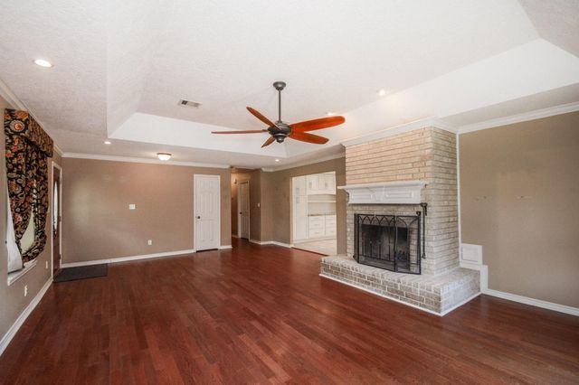 547 Sandra Court, Conroe, TX 77302