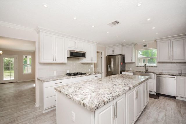 547 Sandra Court, Conroe, TX 77302