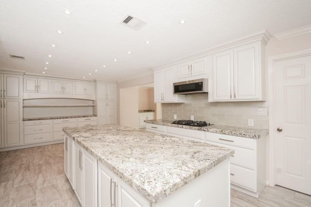 547 Sandra Court, Conroe, TX 77302