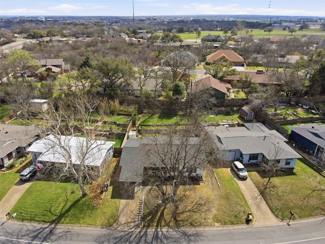 1315 Lamar Street S, Weatherford, TX 76086