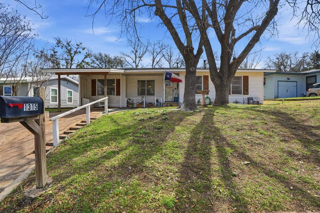 1315 Lamar Street S, Weatherford, TX 76086