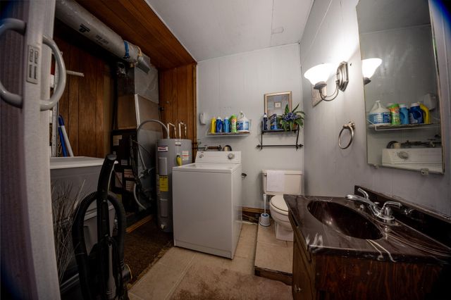 23397 County Road 323, Hermitage, MO 65668