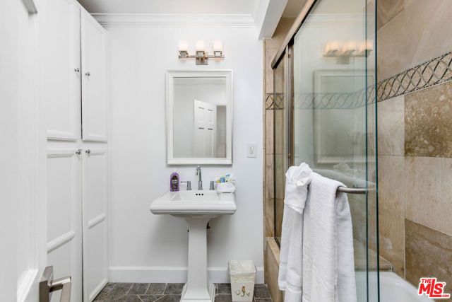 2101 Ocean Avenue 2, Santa Monica, CA 90405
