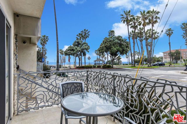 2101 Ocean Avenue 2, Santa Monica, CA 90405