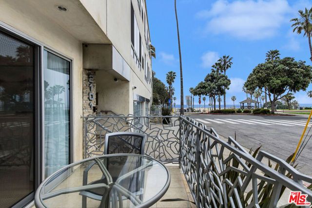 2101 Ocean Avenue 2, Santa Monica, CA 90405