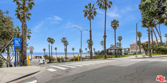2101 Ocean Avenue 2, Santa Monica, CA 90405