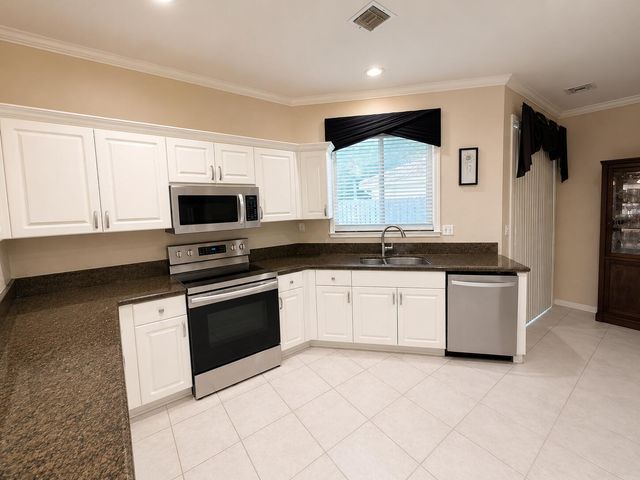 10706 Hidden Bend Way, Wellington, FL 33414