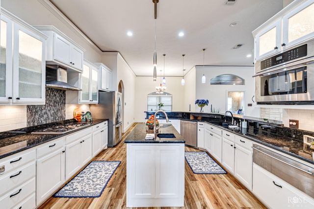 1617 Stonebridge Drive, San Angelo, TX 76904