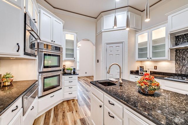 1617 Stonebridge Drive, San Angelo, TX 76904