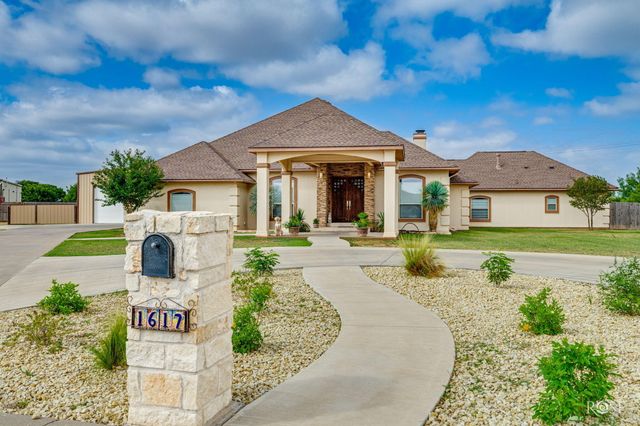 1617 Stonebridge Drive, San Angelo, TX 76904