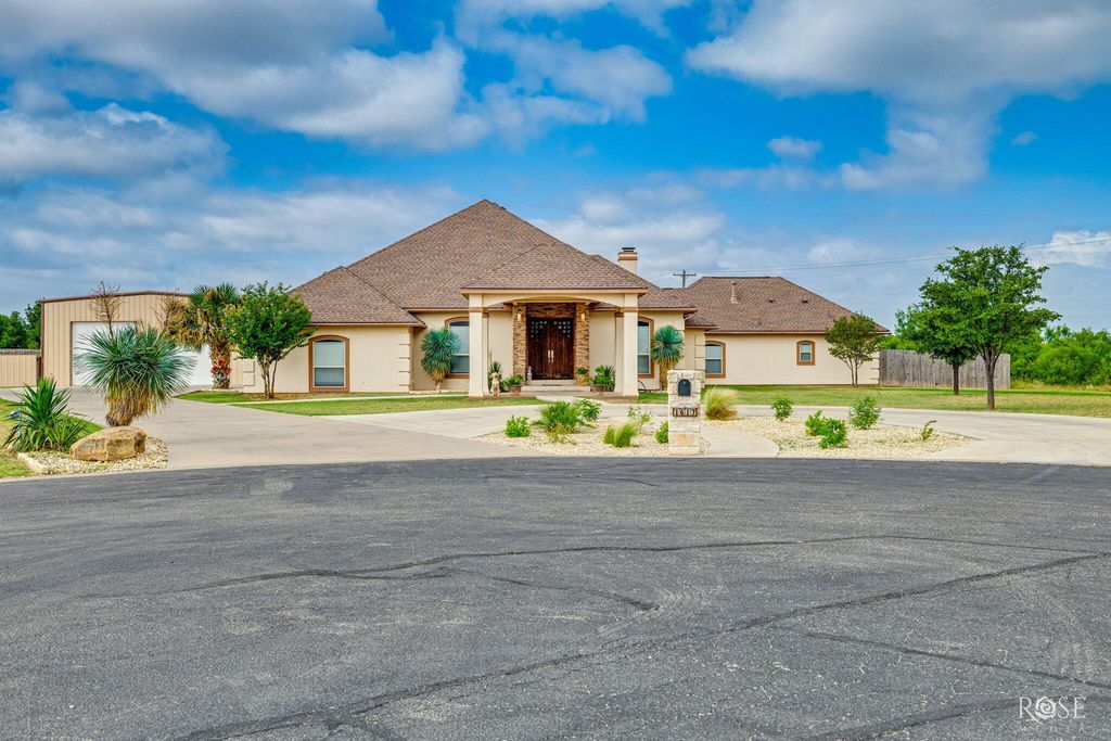 Image 1 of property listing at 1617 Stonebridge Drive, San Angelo, TX 76904