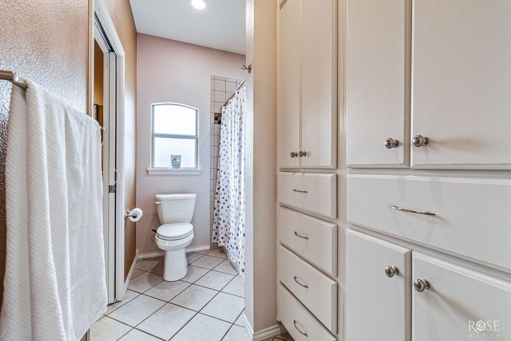 Image 36 of property listing at 1617 Stonebridge Drive, San Angelo, TX 76904