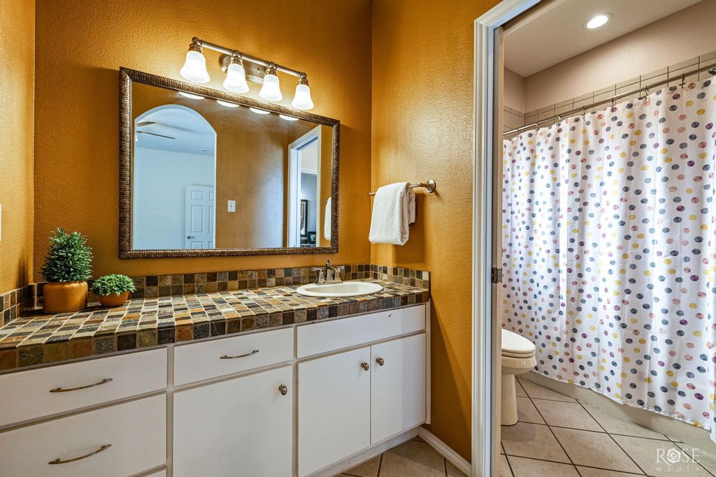 Image 37 of property listing at 1617 Stonebridge Drive, San Angelo, TX 76904