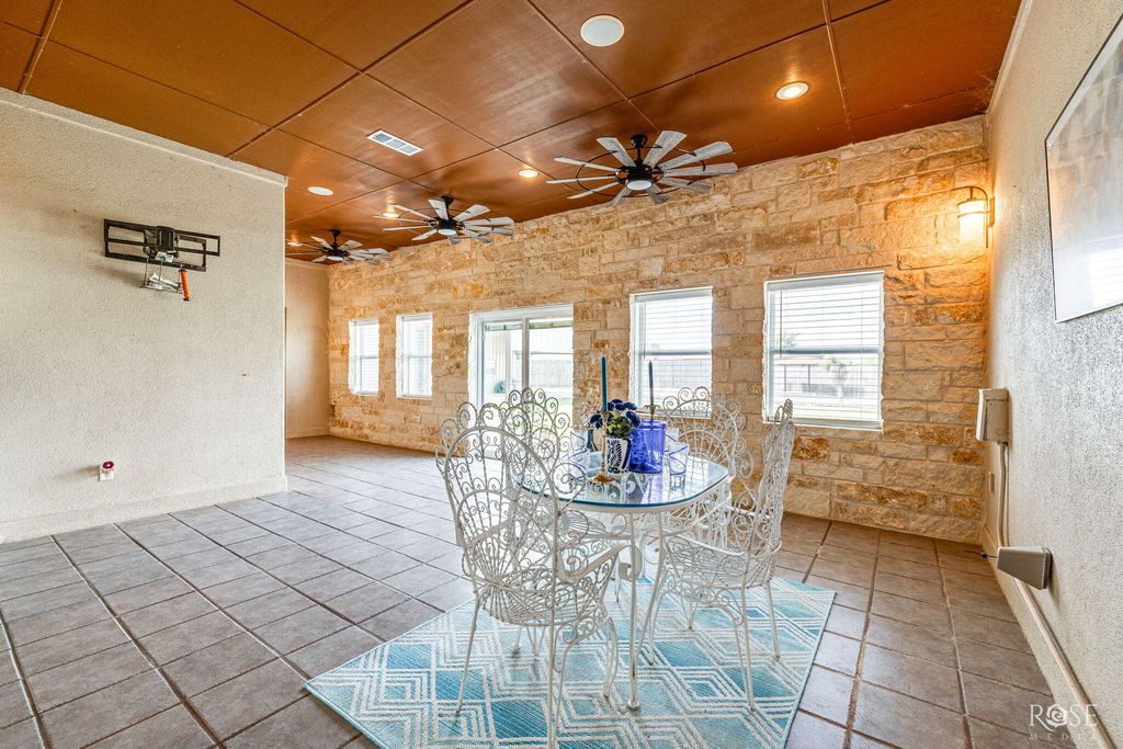 Image 41 of property listing at 1617 Stonebridge Drive, San Angelo, TX 76904