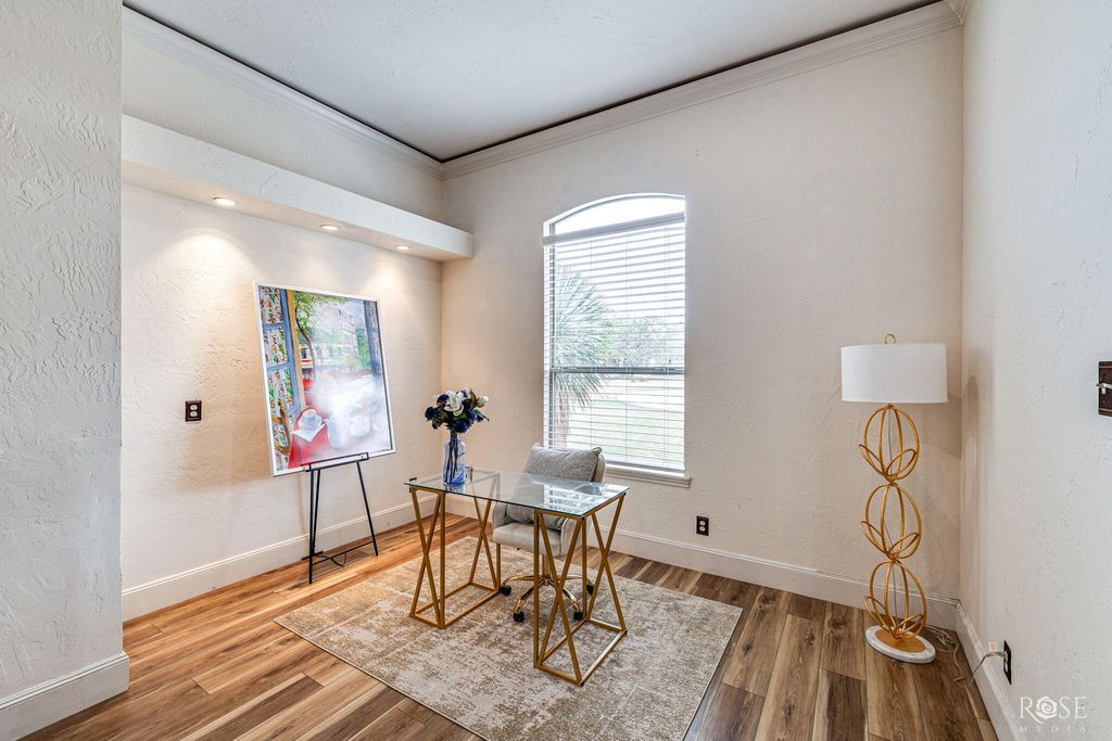 Image 8 of property listing at 1617 Stonebridge Drive, San Angelo, TX 76904