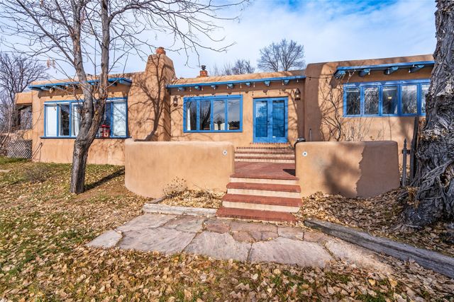 2 Florencio Road, Santa Fe, NM 87506