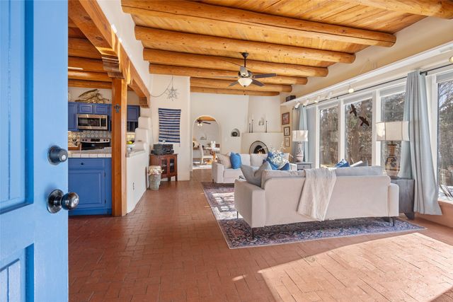 2 Florencio Road, Santa Fe, NM 87506