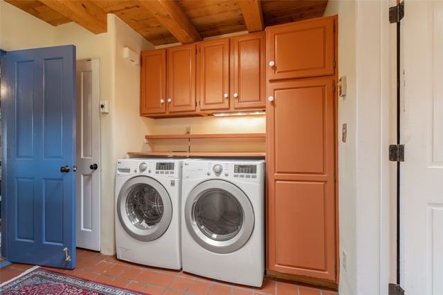 2 Florencio Road, Santa Fe, NM 87506