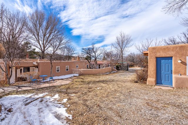 2 Florencio Road, Santa Fe, NM 87506