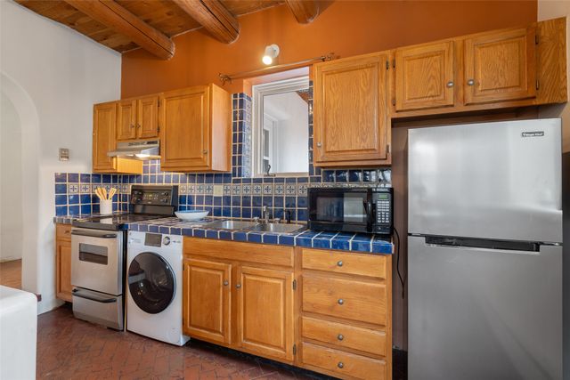 2 Florencio Road, Santa Fe, NM 87506