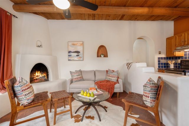 2 Florencio Road, Santa Fe, NM 87506