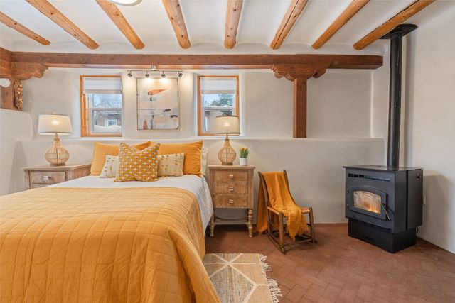 2 Florencio Road, Santa Fe, NM 87506