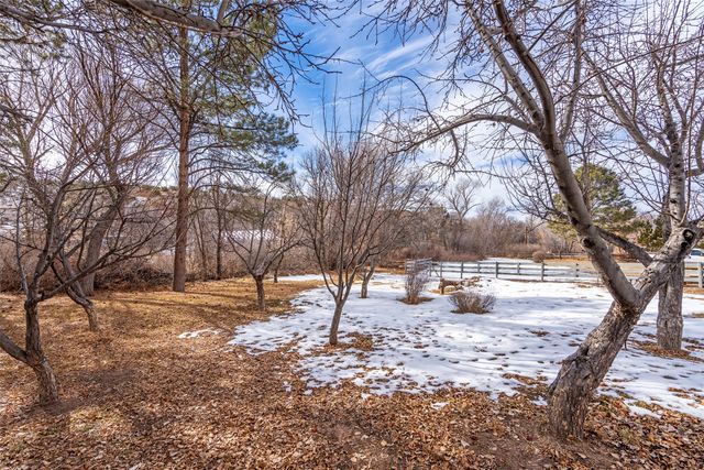 2 Florencio Road, Santa Fe, NM 87506