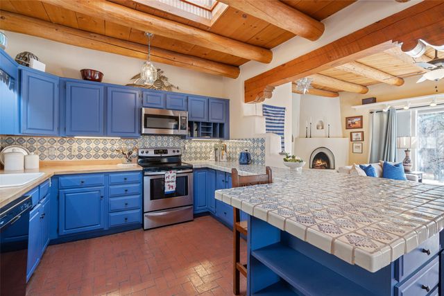 2 Florencio Road, Santa Fe, NM 87506