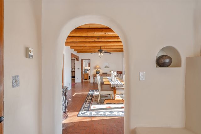 2 Florencio Road, Santa Fe, NM 87506