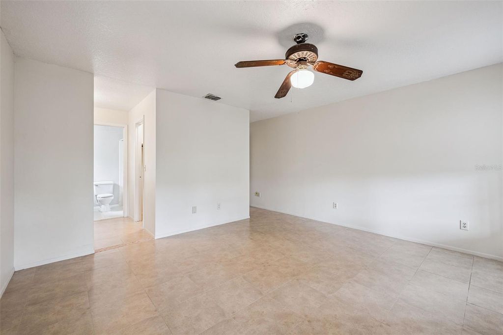 Image 14 of property listing at 10113 MUSKET LANE, Orlando, FL 32821