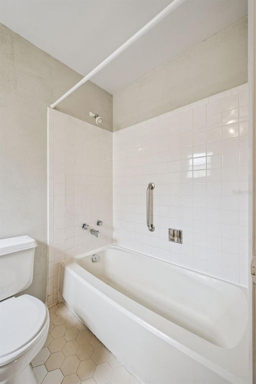 Image 20 of property listing at 10113 MUSKET LANE, Orlando, FL 32821