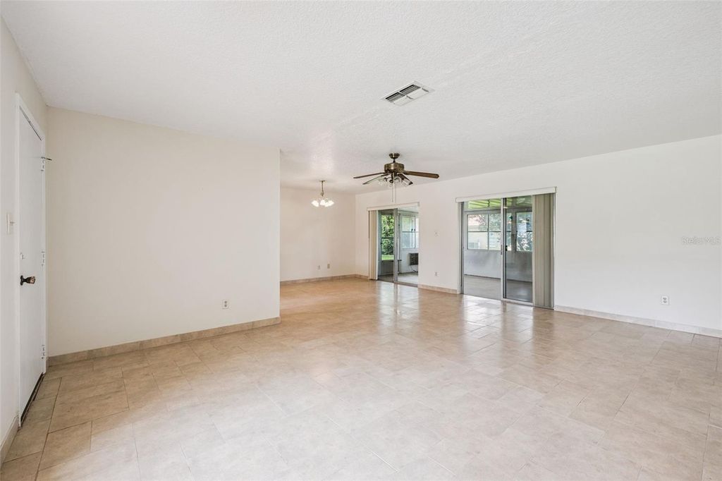 Image 7 of property listing at 10113 MUSKET LANE, Orlando, FL 32821