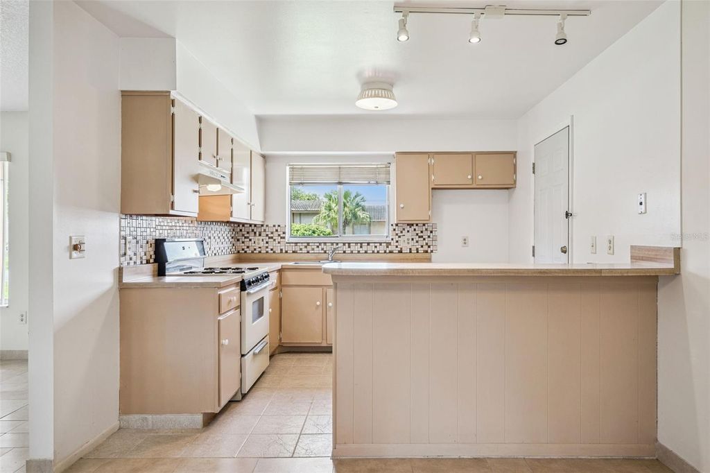 Image 9 of property listing at 10113 MUSKET LANE, Orlando, FL 32821