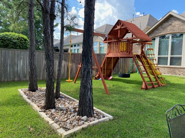 166 Lindenberry Circle, Spring, TX 77389