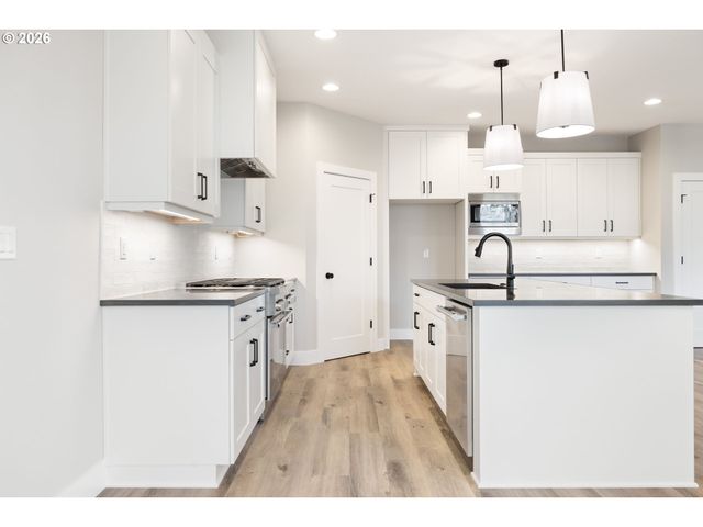 2901 Nw 114TH Ter, Portland, OR 97229