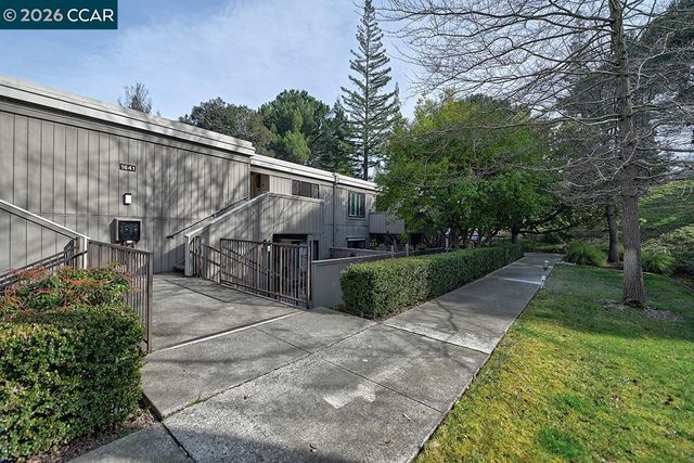 1641 Canyonwood Ct 3, Walnut Creek, CA 94595