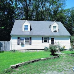 14 Bridge Street, East Windsor, CT 06088
