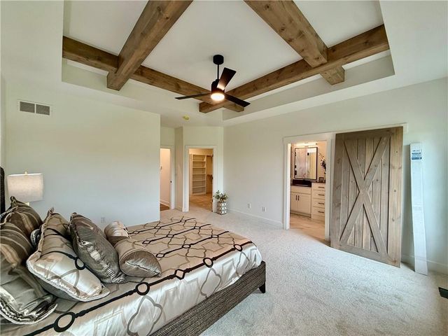 3116 SW Summit View Trail, Lee's Summit, MO 64082
