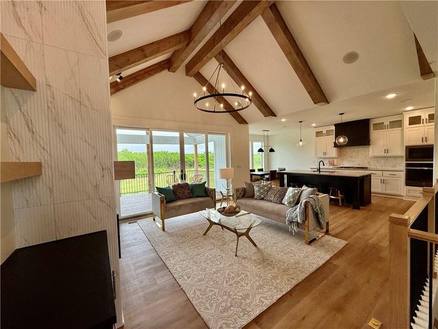 3116 SW Summit View Trail, Lee's Summit, MO 64082