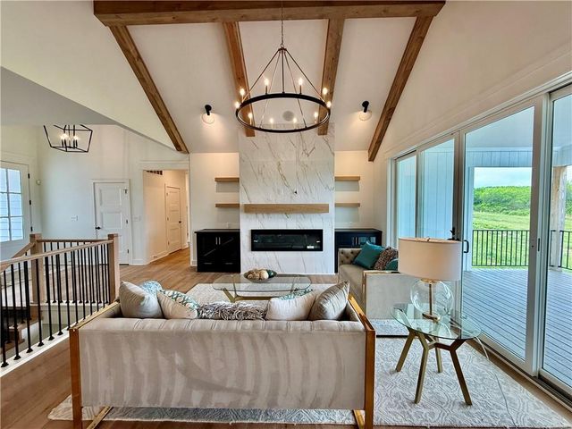 3116 SW Summit View Trail, Lee's Summit, MO 64082