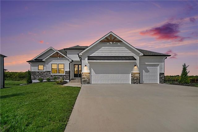 3116 SW Summit View Trail, Lee's Summit, MO 64082