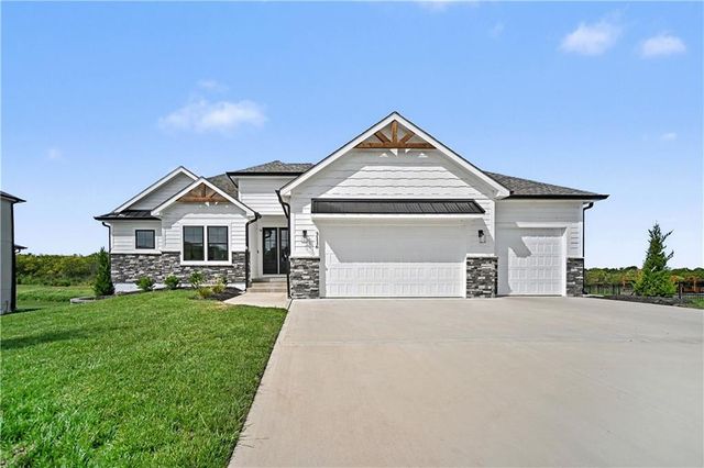 3116 SW Summit View Trail, Lee's Summit, MO 64082