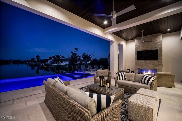 2523 Beach PKWY W, Cape Coral, FL 33914