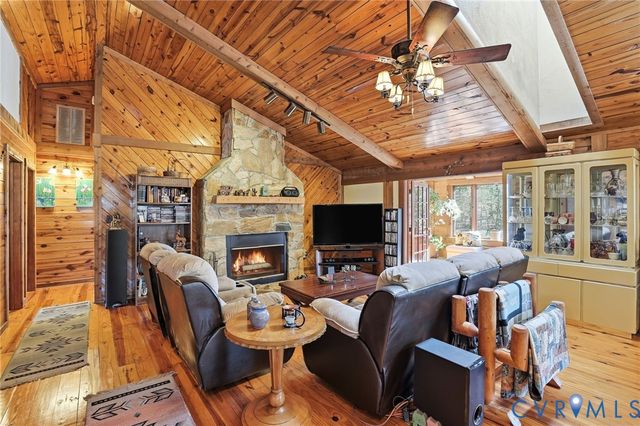 17172 English Walnut Rd, Beaverdam, VA 23015