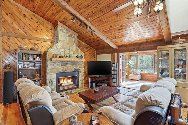 17172 English Walnut Rd, Beaverdam, VA 23015