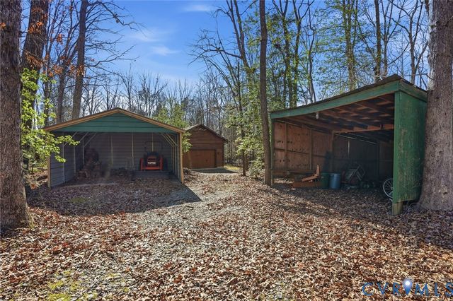 17172 English Walnut Rd, Beaverdam, VA 23015
