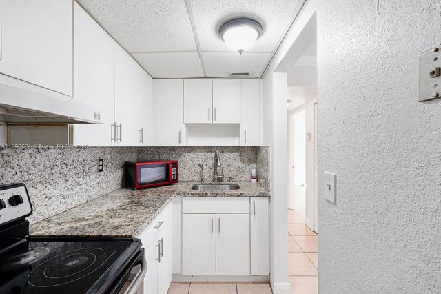 8005 W Six Avenue B, Hialeah, FL 33014