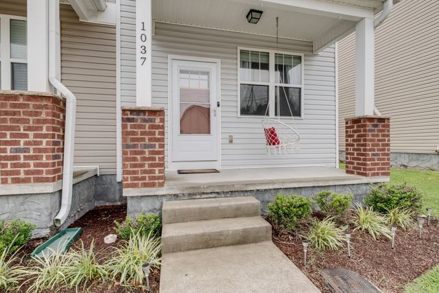 1037 Capital Funds Ct, Nashville, TN 37217